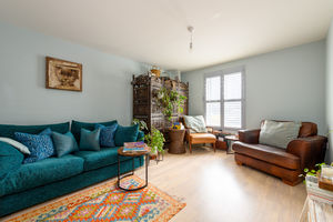 Sitting Room- click for photo gallery